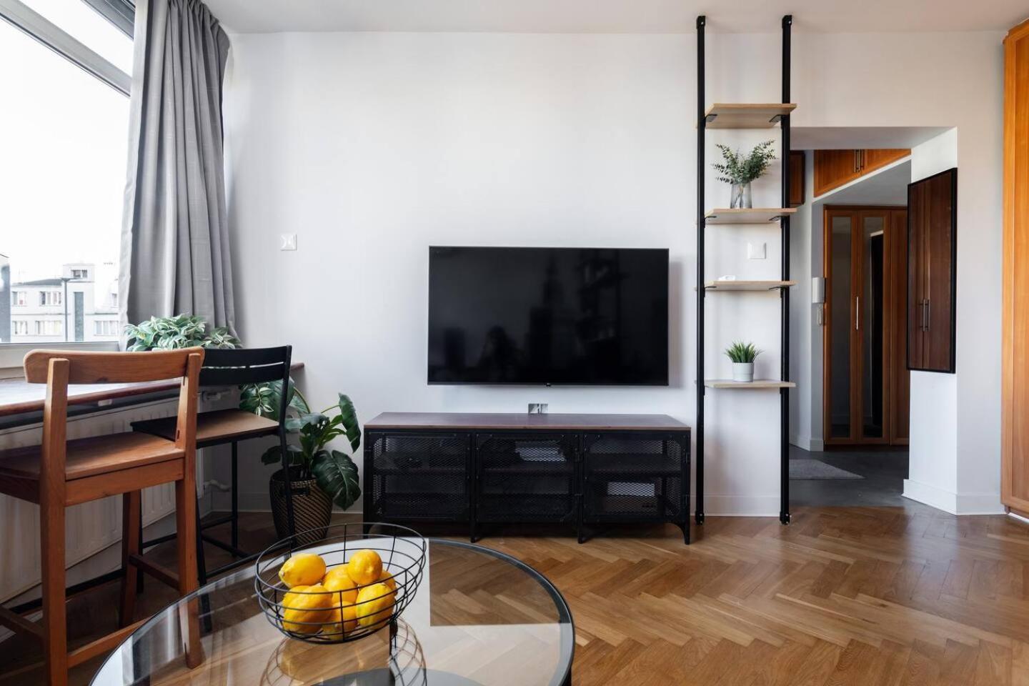 Sunbeam Centre Metro Politechnika Apartment *